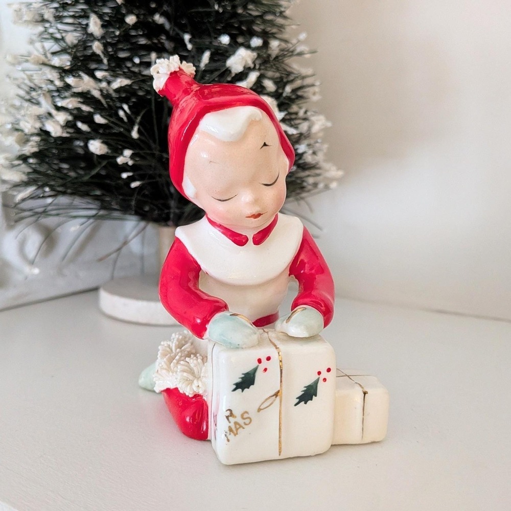 Vintage Napco Christmas‎ Pixie Elf Ceramic Figurine Wrapping Gifts Japan Kitsch
